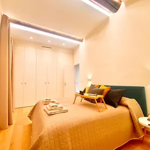  Appartement Amazing San Lorenzo 19, Rolli Palace Unesco - Stunning View Overlooking The Cathedral - Free Private Parking- Italie